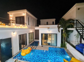 Modern Life Pool Villa